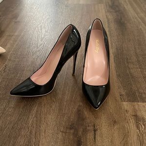 New Elisabet Tang Pumps